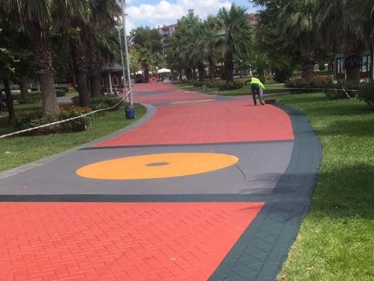 Desenli asfalt boyası